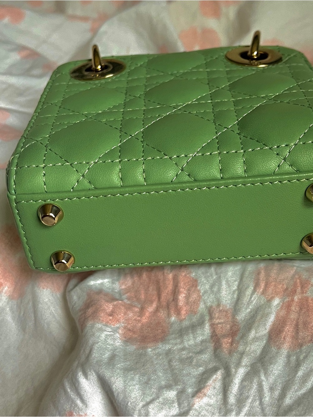 Lady Dior Lambskin quilted bag with Gold Hardware - Picture 4 of 9